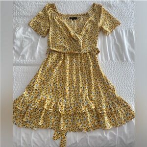 Pretty Darling Yellow floral wrap dress US 4 (small)